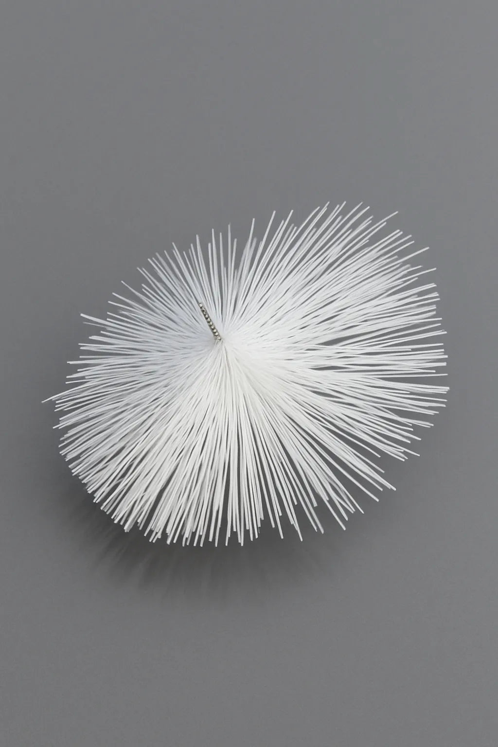 Akaan harjavalmiste Nylon-vaijeriharja M5, joustava harja poskikanavien nuohoukseen ja puhdistukseen.